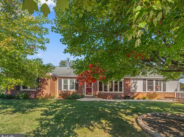29 Redwood Dr, Hagerstown, MD 21740