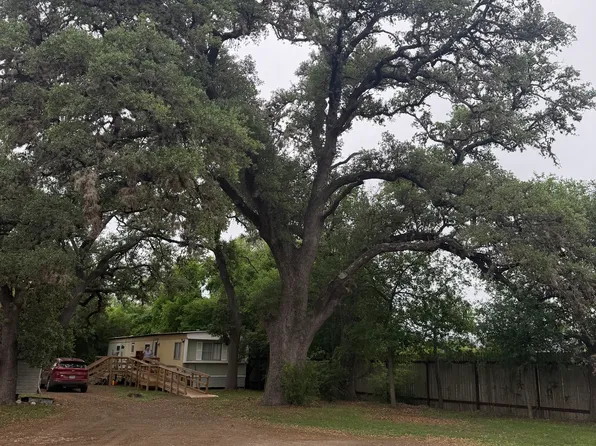 6197 Ranch Road 1120, Leakey, TX 78873