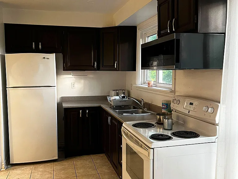 22 Pearson St #10 — Photo 3