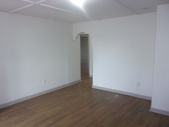 5th image of 1486 Stevenson St