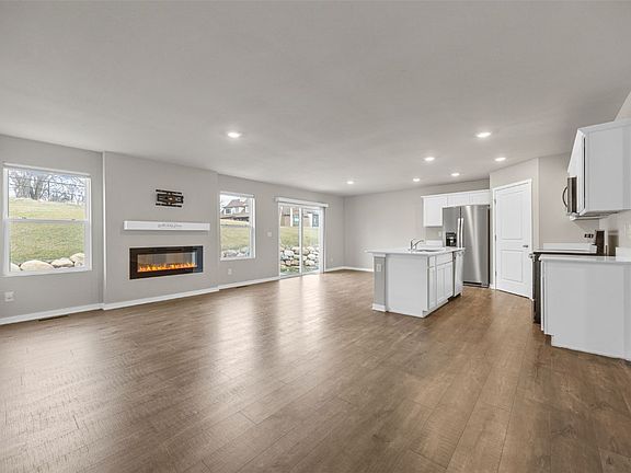 4th image of 701 Prairie View Dr