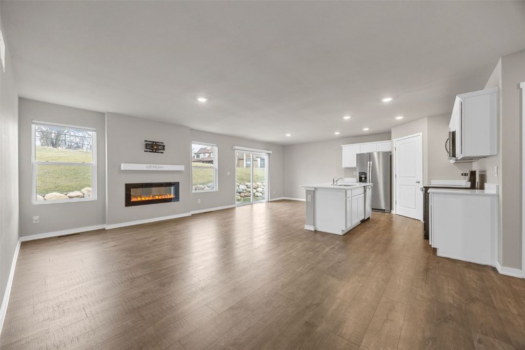 701 Prairie View Dr, West Branch, IA - View 4