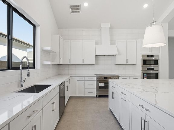 5th image of 668 E Greenback Drive