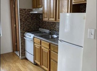 3215 46th St #1, Astoria, NY 11103