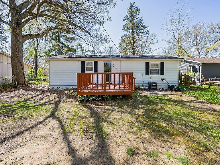 9650 Cooley Lake Rd — Photo 28