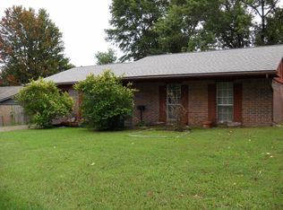 1307 W 1st St, Coffeyville, KS 67337