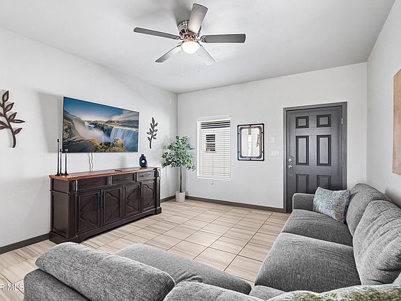 5th image of 8937 Robert Dr #B
