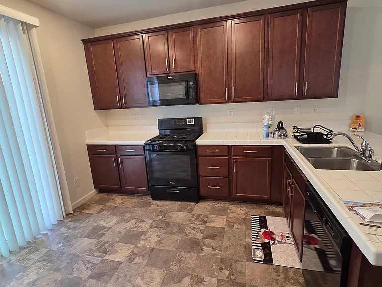 Scenic Point Pl — Photo 12