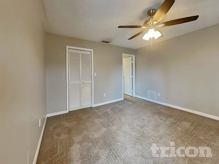 1009 Jamaica Way — Photo 9
