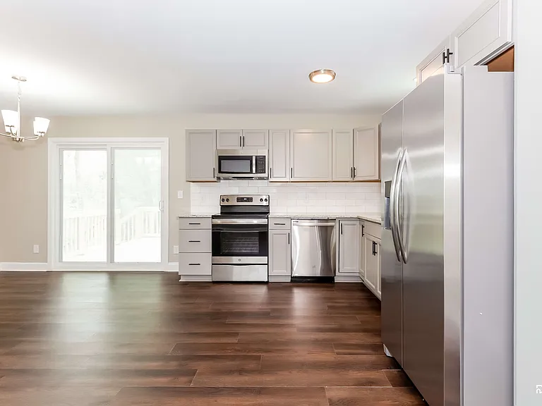 1700 Dixon Rd — Photo 6