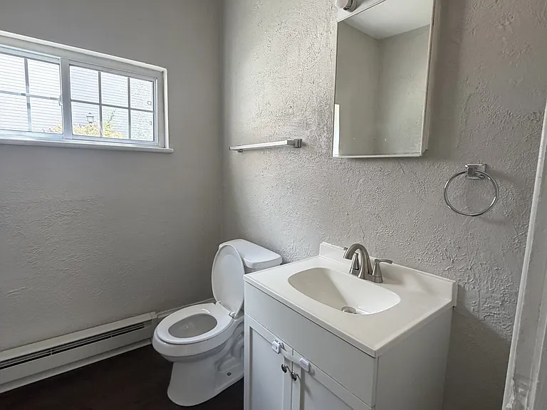 30 W 4th St #1 — Photo 9
