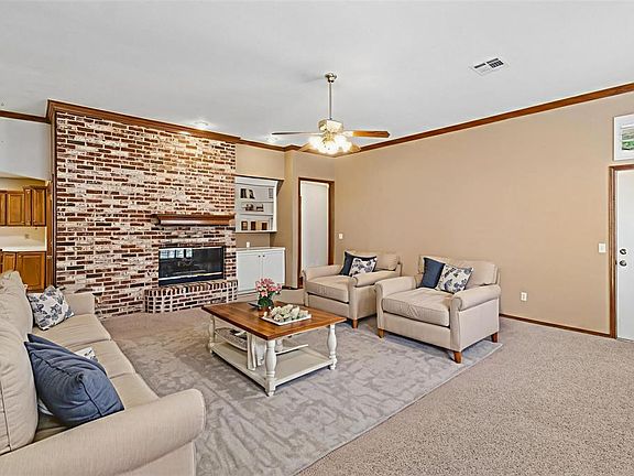 4th image of 6424 Masons Dr