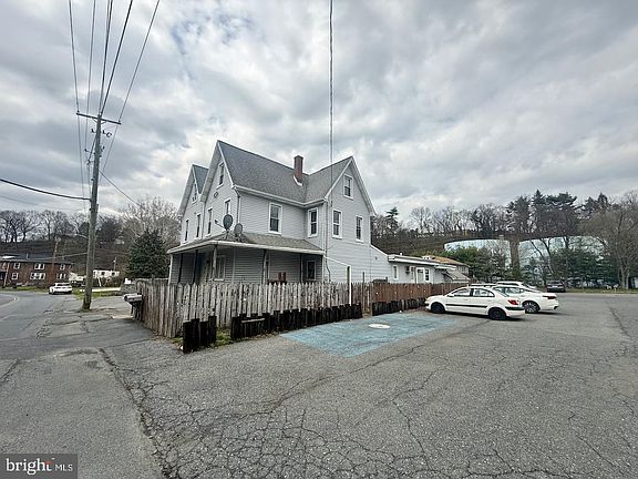 4th image of 145 Spring Valley Rd