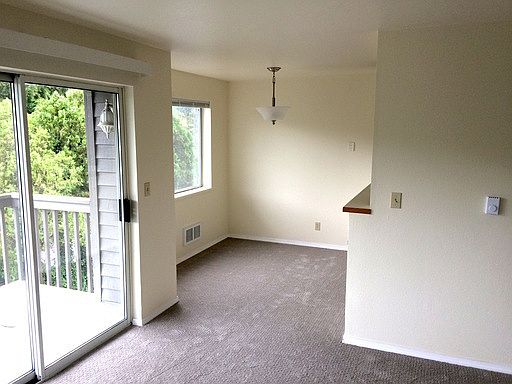 3rd image of 12334 33rd Ave NE APT 101