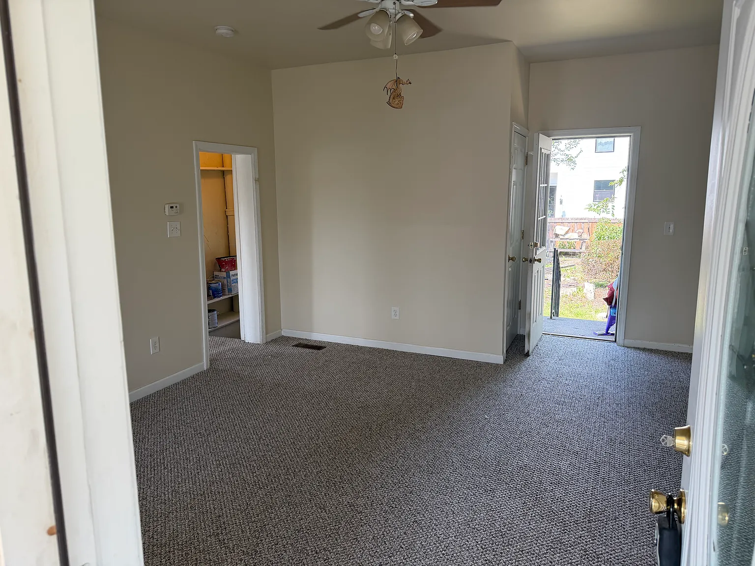 2 bed, 870 sqft, $1,100 — Photo 3
