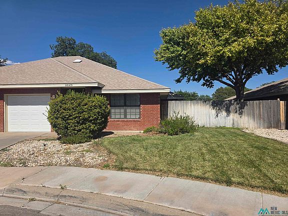 2nd image of 3025 Alhambra Dr