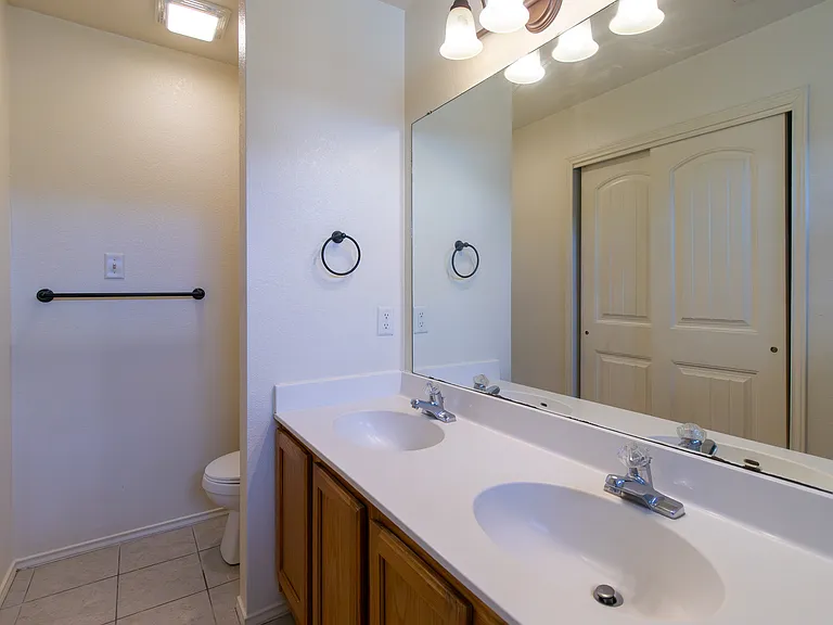1203 Fox Creek Dr — Photo 17