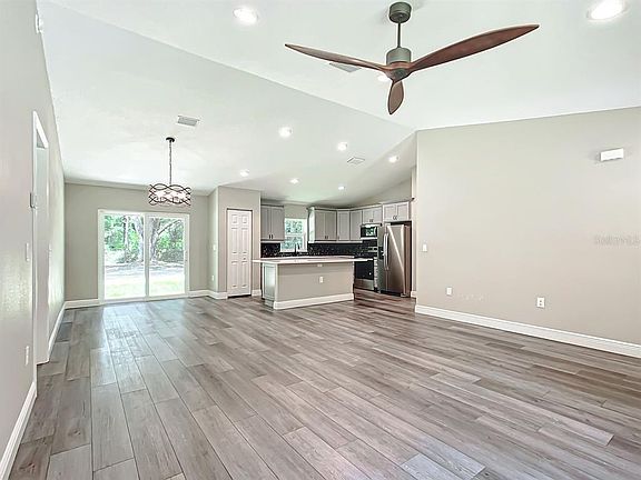 4th image of 15500? NE 49th Pl