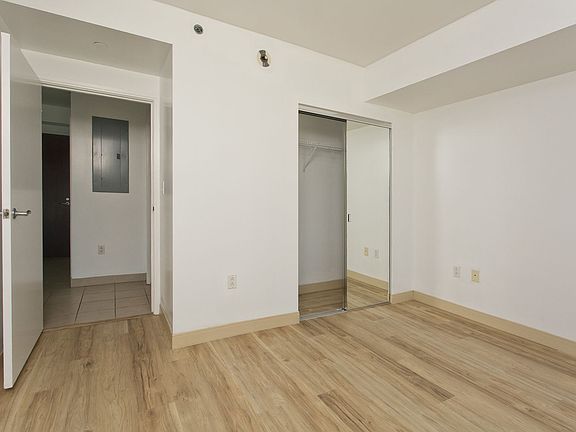 2nd image of 909 Kapiolani Blvd APT 2408