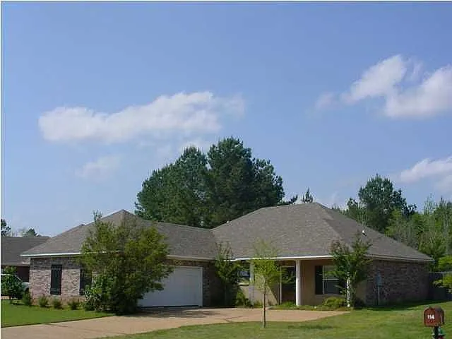 116 Susan Ln photo 1