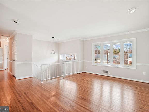 4th image of 508 Carr Ave