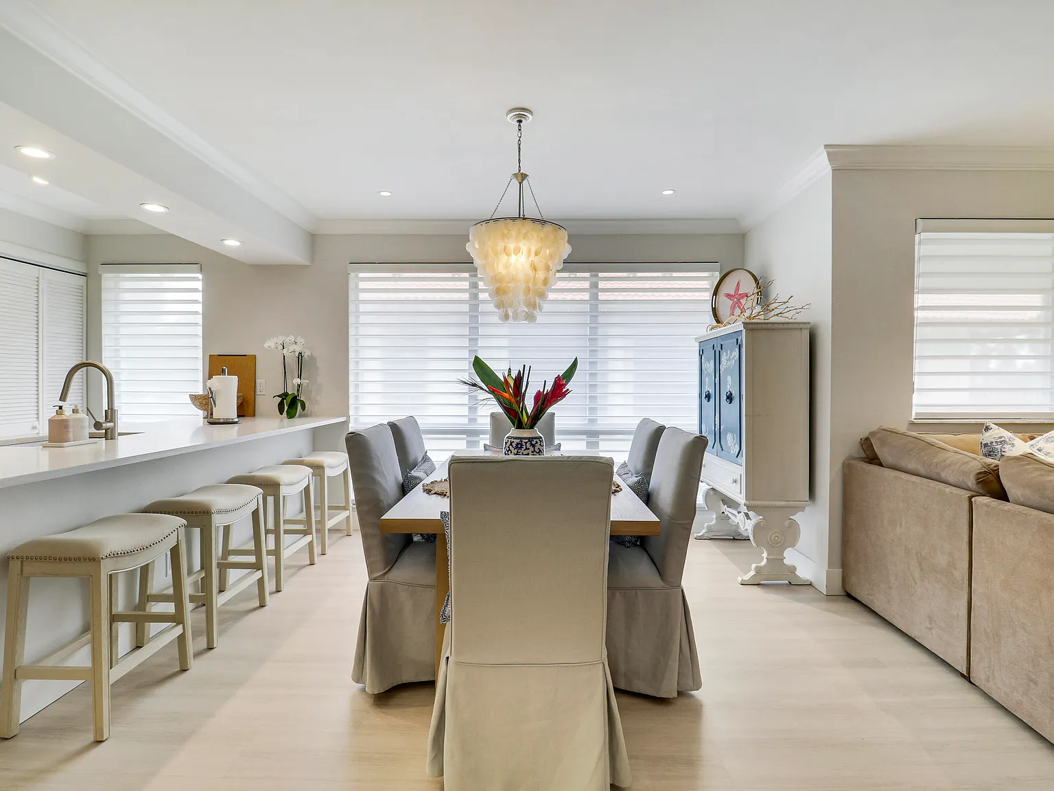 2 bed, 2.0 bath, 1366 sqft, $3,000 — Photo 1