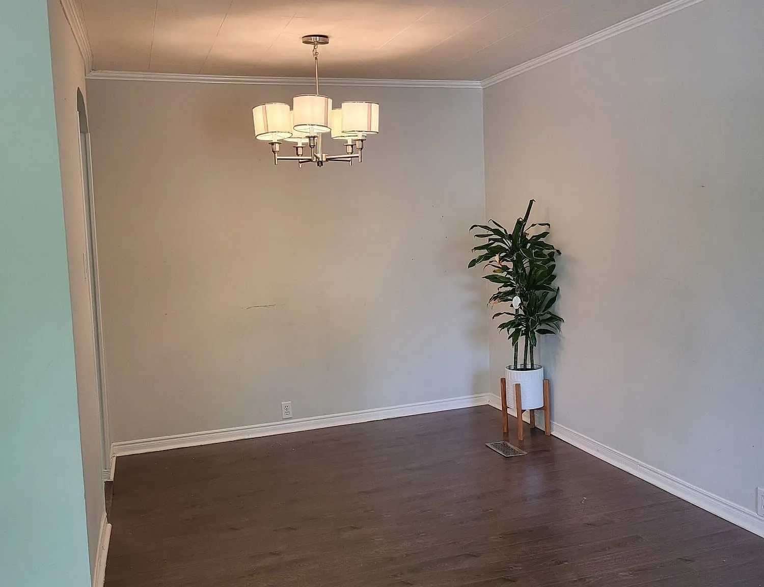 3 bed, $2,300 — Photo 4