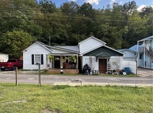 68 Aunt Jenny Rd, Logan, WV 25601