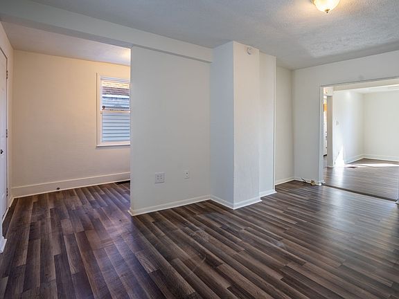 4th image of 102 Linn Ave #104
