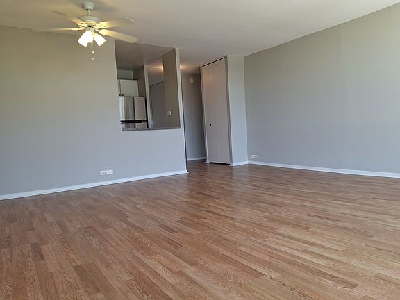 3rd image of 2605 S Indiana Ave Unit 1208