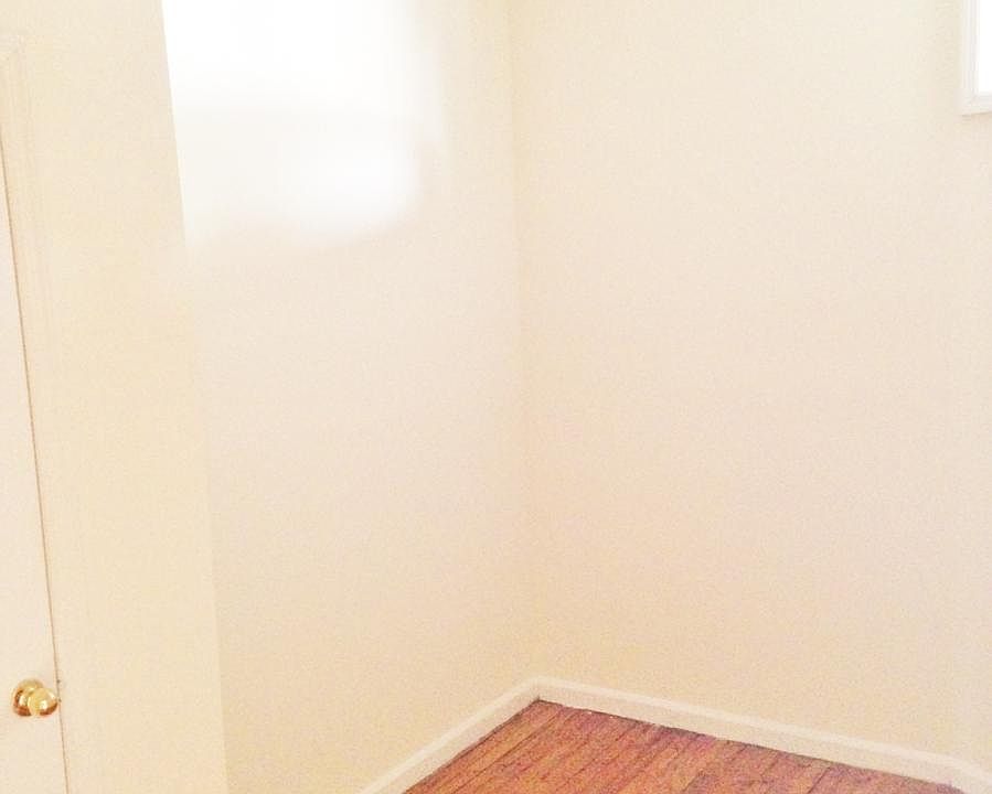 2nd image of 416 E 9th St