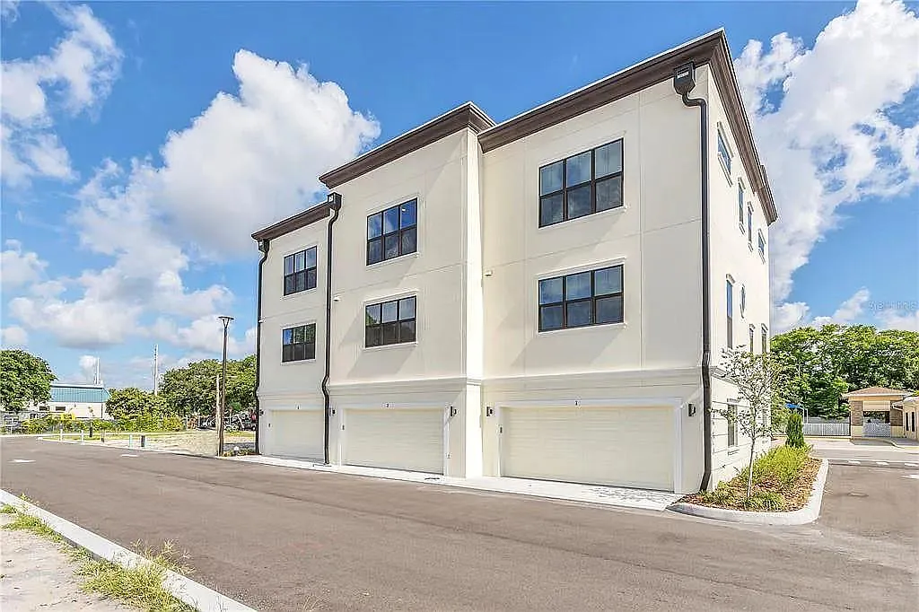 Building Photo - 62 W Jersey St #13