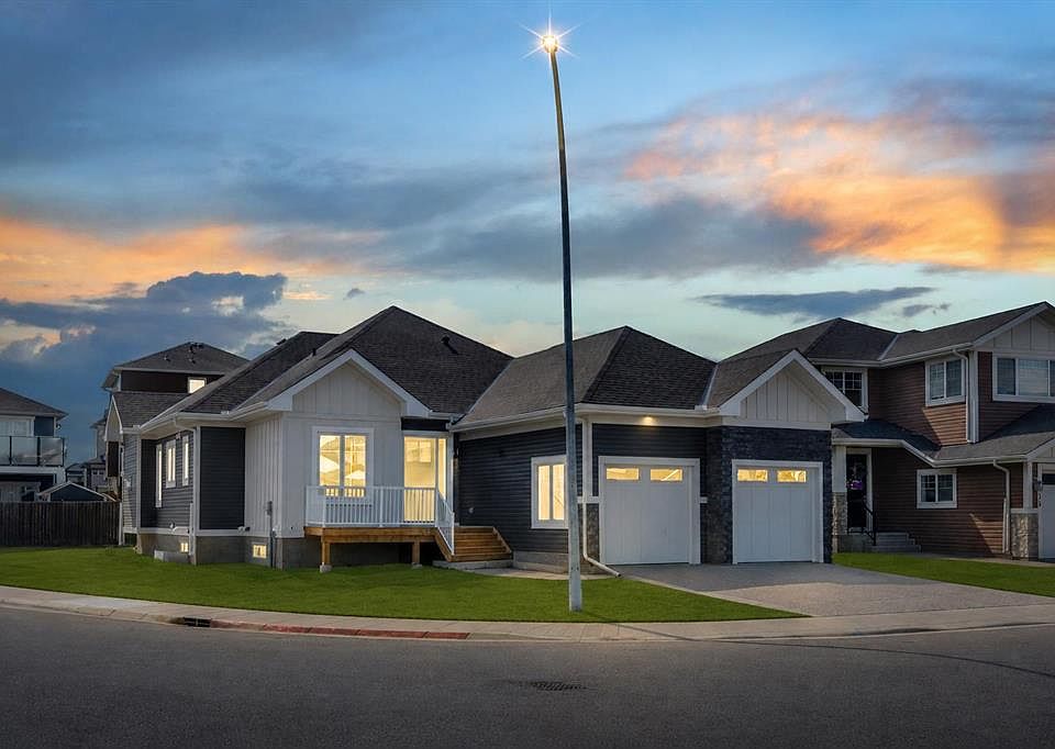 1st image of 32 E Lakes Estates Cir