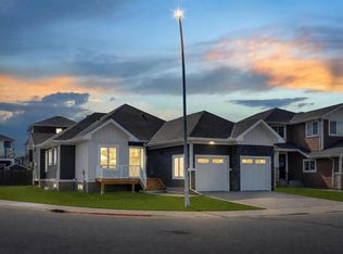 32 E Lakes Estates Cir, Strathmore, AB T1P0B7