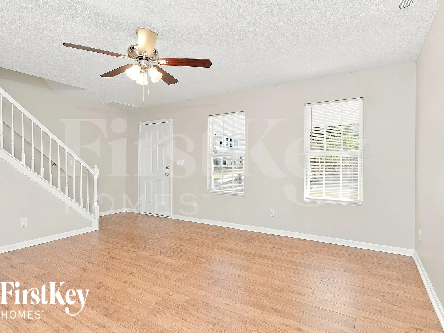 3 bed, 2.5 bath, 1378 sqft, $1,735 — Photo 3