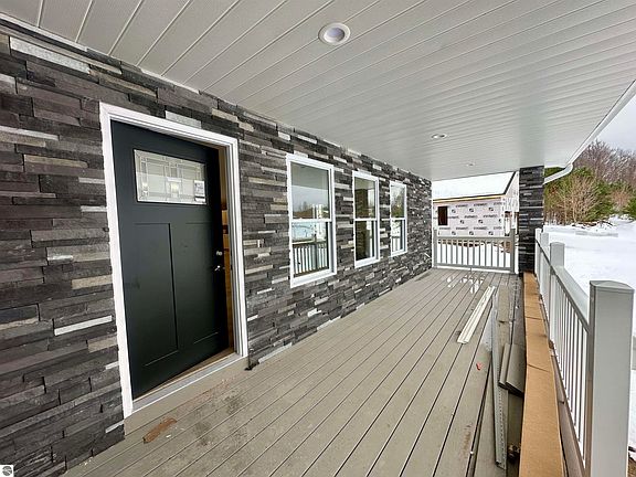 4th image of 1132 Farmington Dr