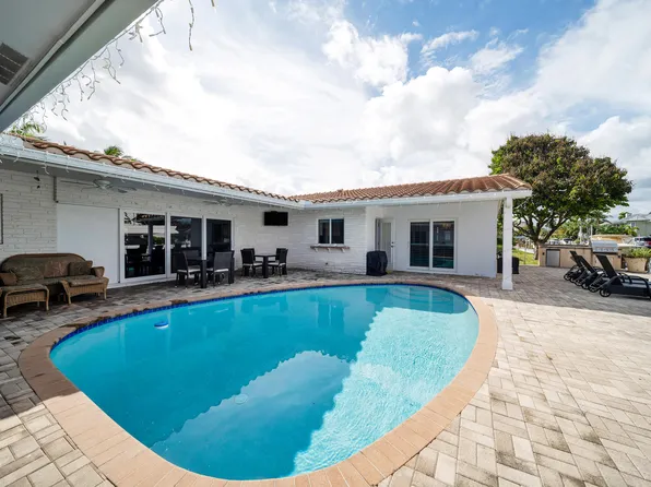 2401 SE 8th Court, Pompano Beach, FL 33062