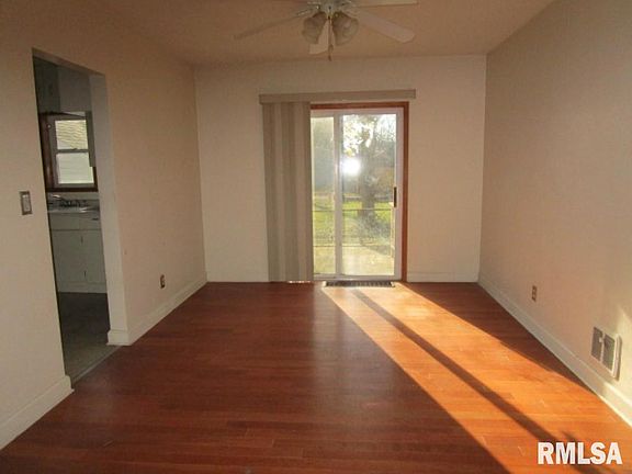 5th image of 2418 W Kellogg Ave