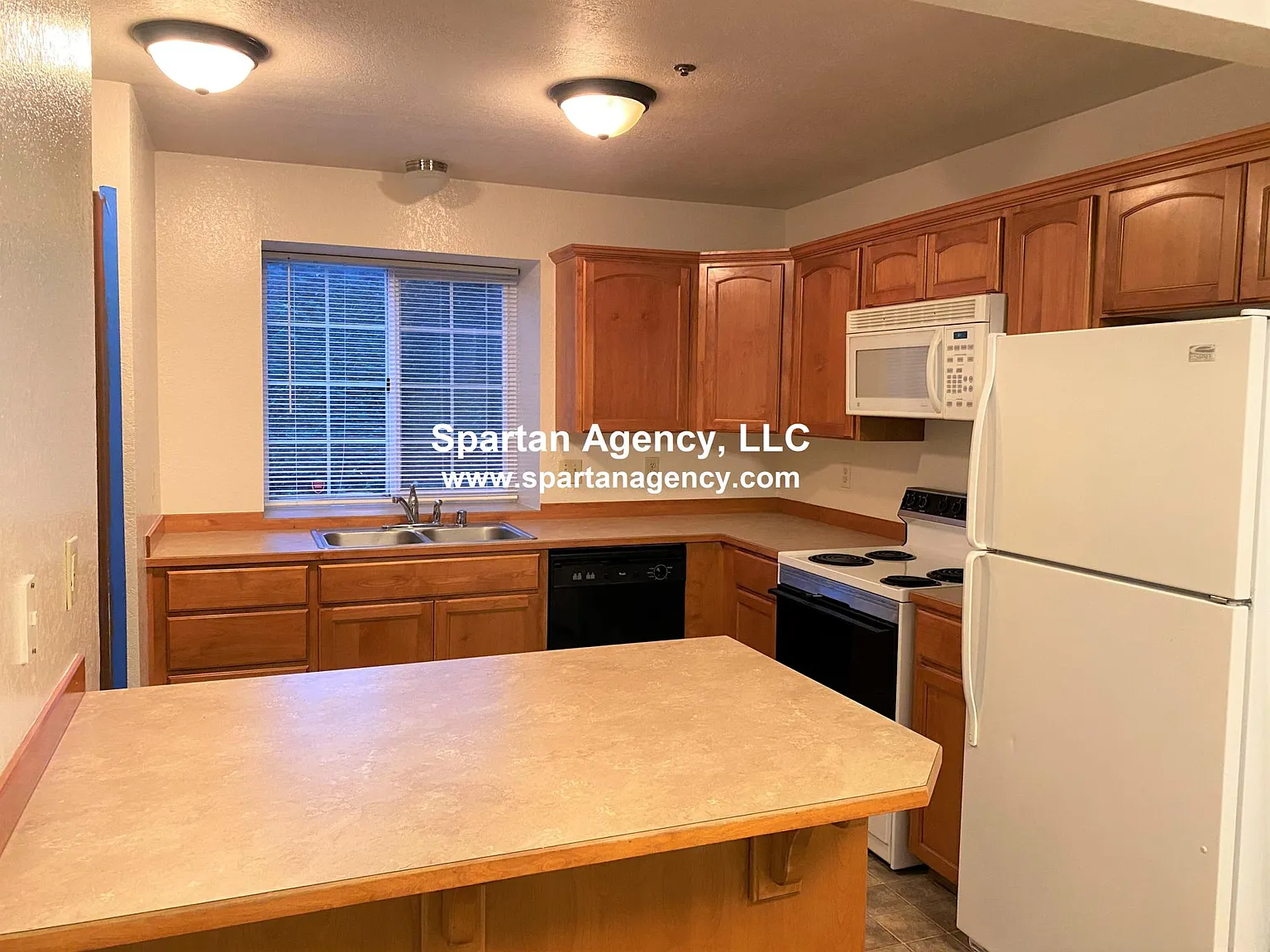 2 bed, 1.5 bath, 1100 sqft, $2,100 — Photo 4