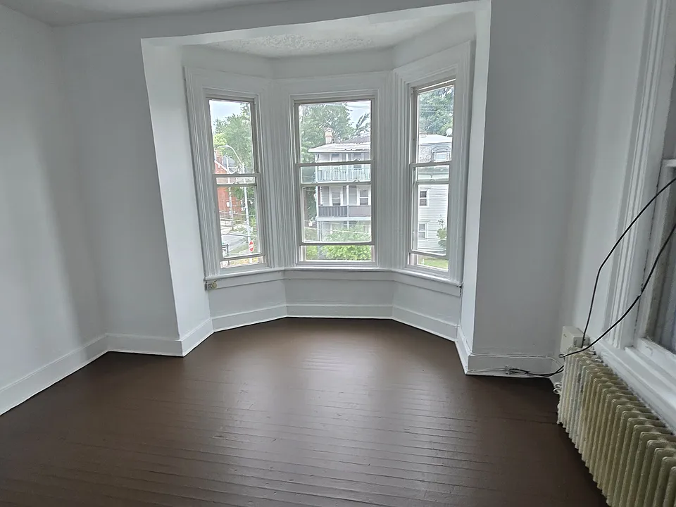60 Academy St #5