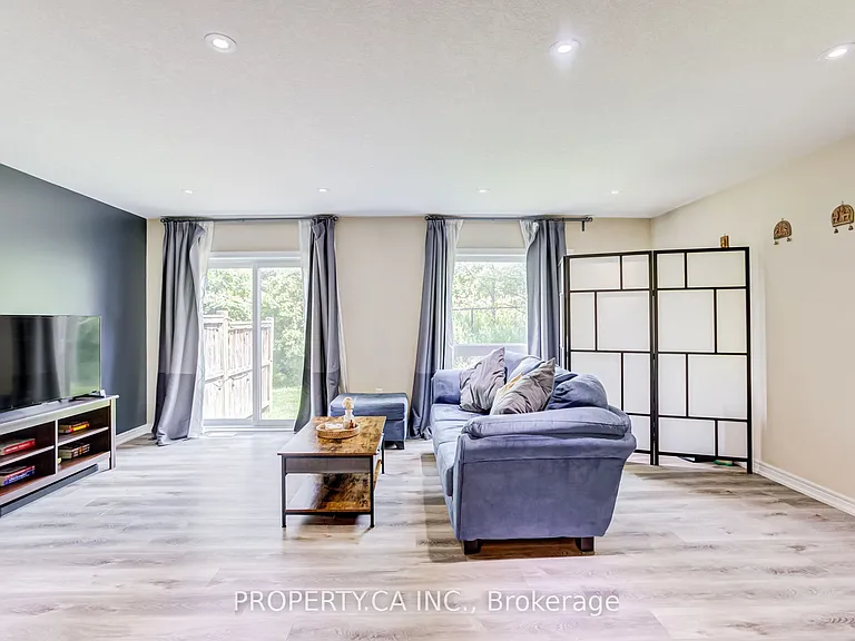 14 Amos Dr #2 — Photo 20