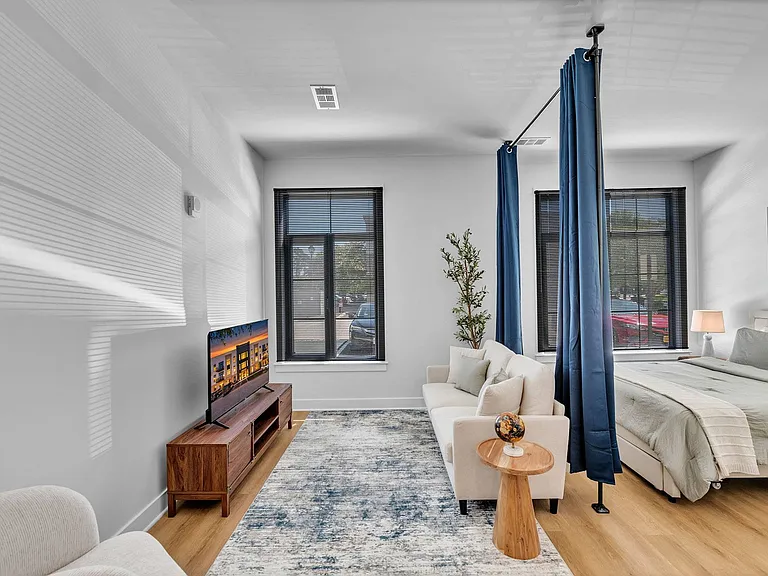Aviator Lofts — Photo 31