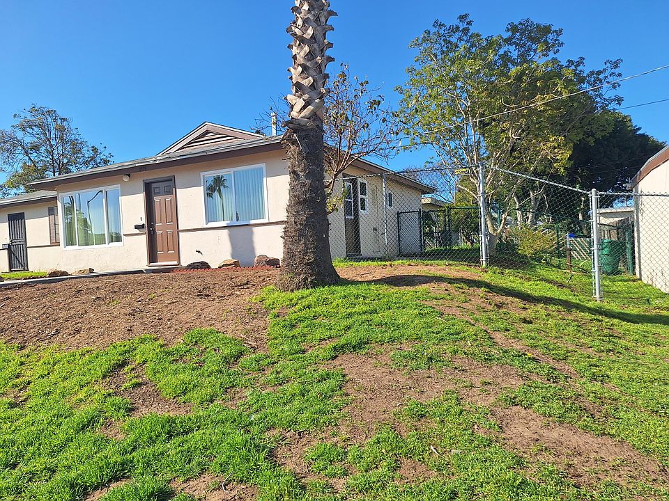 1st image of 4976-78 Clairemont Dr #4978