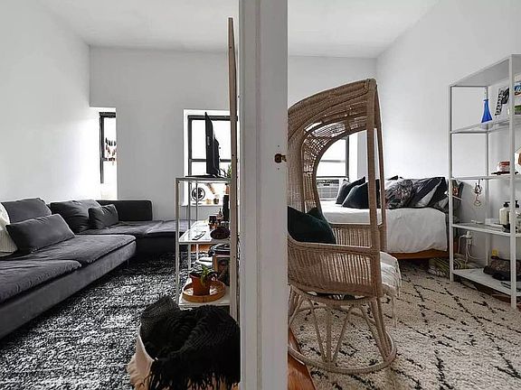 2nd image of 150 Orchard St APT 1C