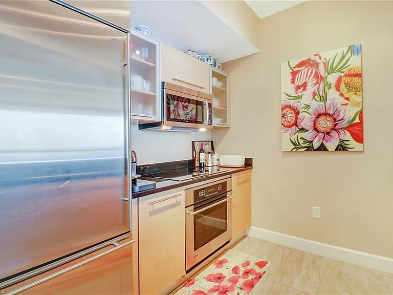 3000 Oasis Grand Blvd #3006 — Photo 12