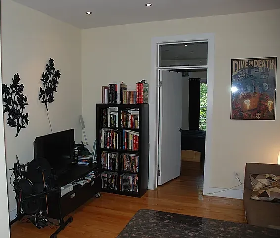 215 Maujer St #2L — Photo 7
