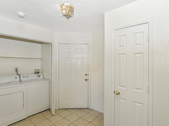 2nd image of 5046 S Rainbow Blvd Unit 205
