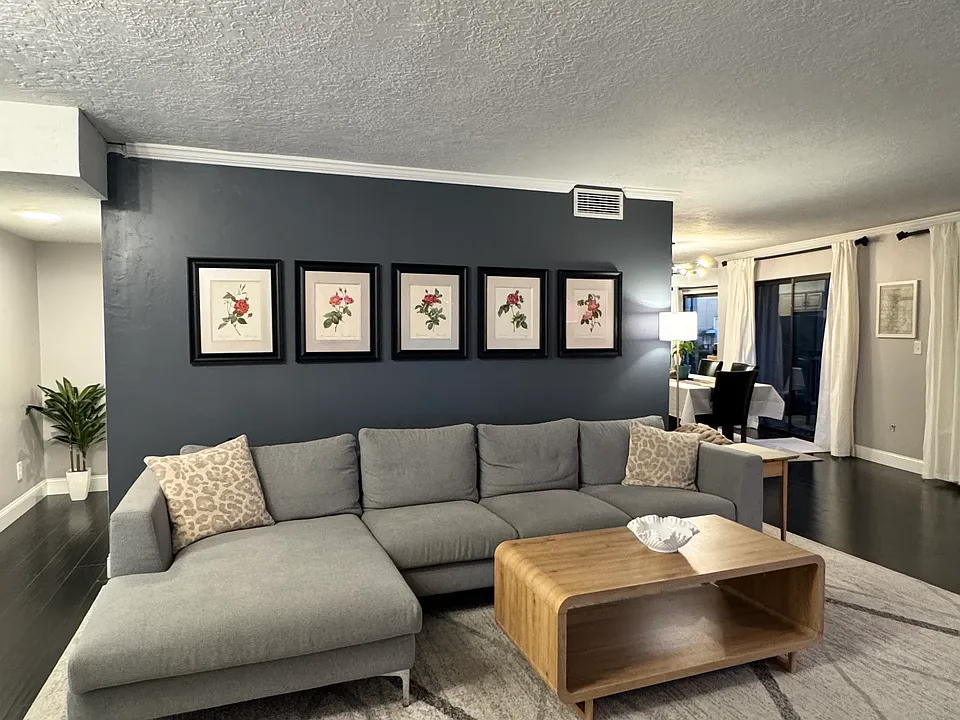 245 N Vine St #407