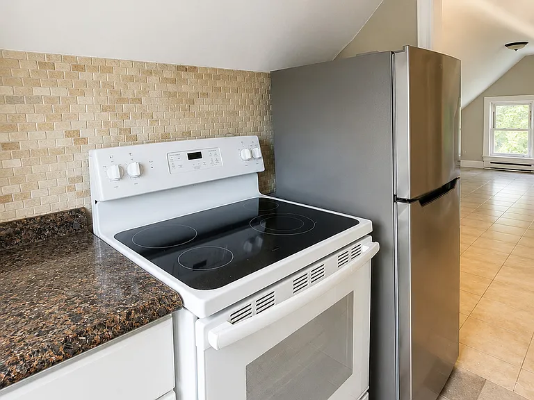3 Curve St #8 — Photo 4
