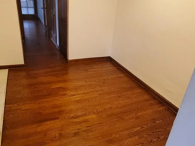 6300 Sutherland Ave #2E — Photo 2